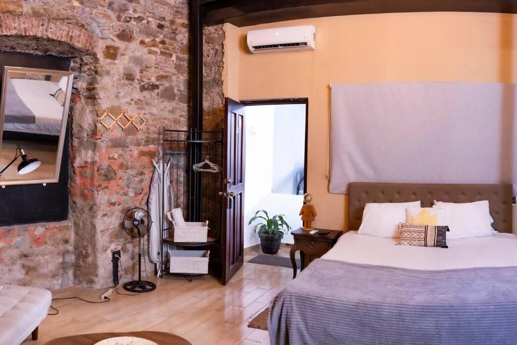 Appartement Historical Loft In Santa Ana: The Soul Of *